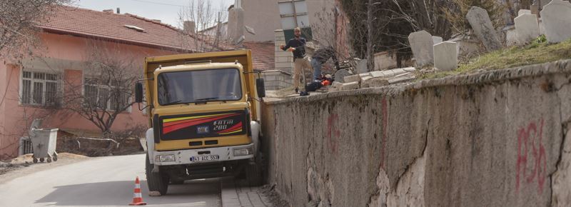 MEZARLIKLARDA SON ON YILIN YAPILMAYAN DÜZENLEMESİ YAPILIYOR