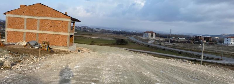 MAHALLELERİMİZDE HAM YOL ÇALIŞMALARI SÜRÜYOR