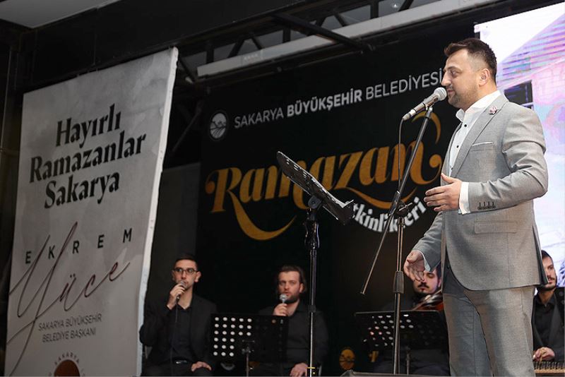 Tarık Genç sevenleriyle buluştu
