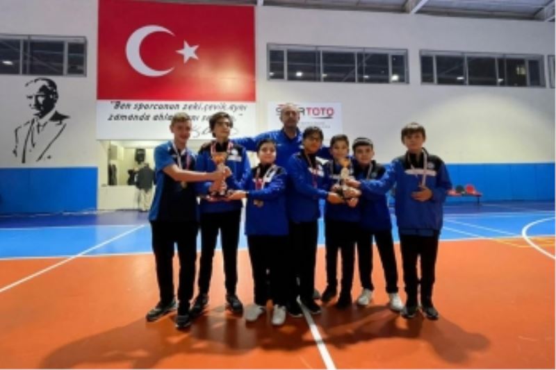 MASA TENİSİNDE BÜYÜK BAŞARI