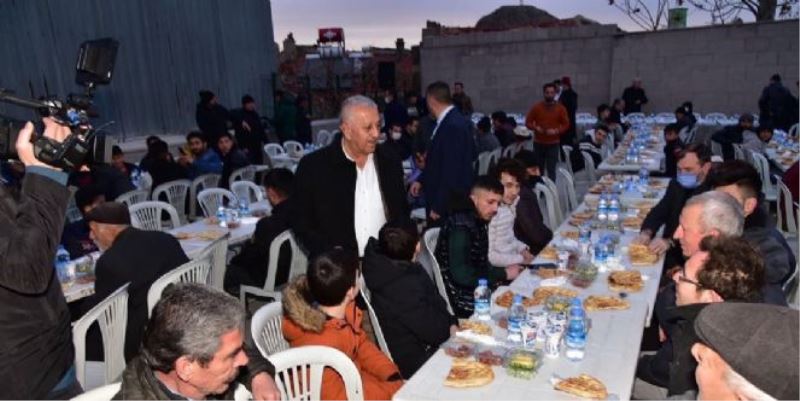 İLK GÖNÜL SOFRASINI BURMALI MAHALLESİ´NDE KURDUK
