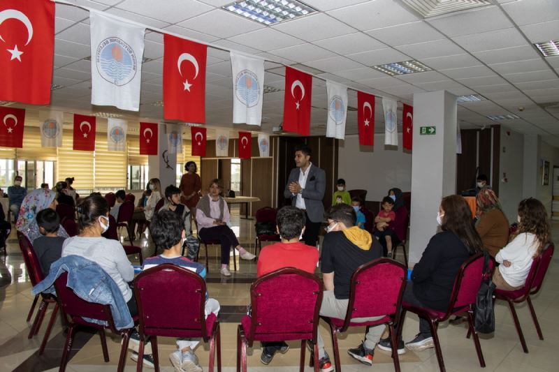 Büyükşehir’in “Çocuklarda Bilinçli Ekran Kullanımı Projesi” Devam Ediyor
