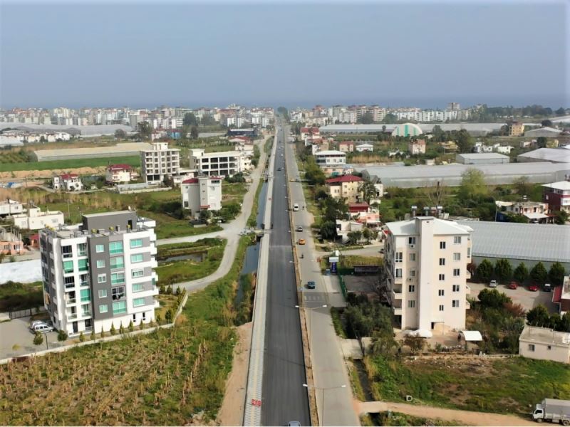 Anamur’da Yol Yapım Çalışmaları Sürüyor, Vatandaşlar Konforlu Ulaşıma Kavuşuyor