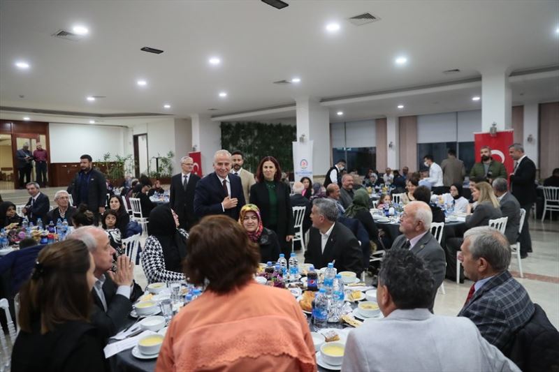 Büyükşehir, gönül sofrasında muhtarları ağırladı