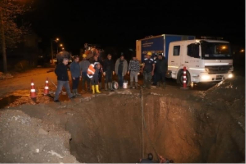 DİSKİ Bismil’de içme suyu borusundaki arızayı giderdi