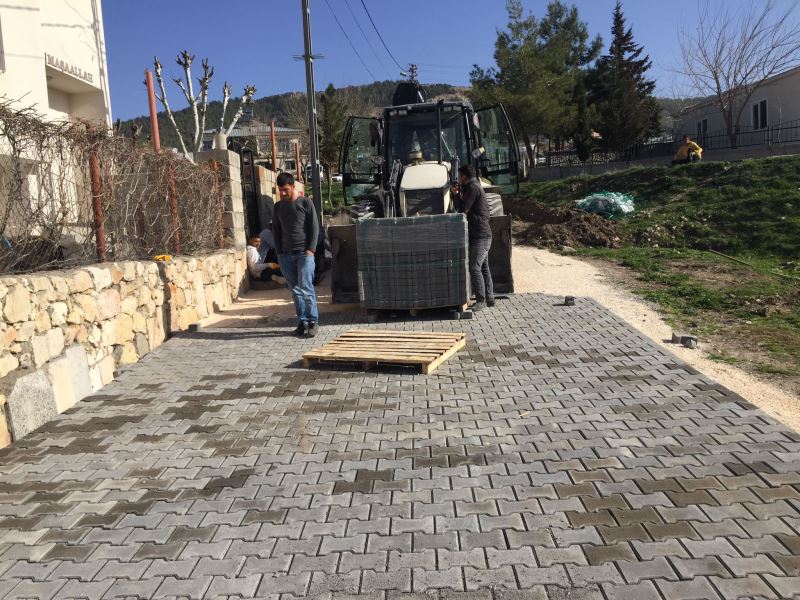 TÜRMÜZ KÜME EVLERDE KİLİTLİ PARKE TAŞI ÇALIŞMASI