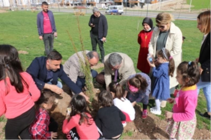 MİNİK ELLERİYLE DOĞAYA NEFES OLDULAR