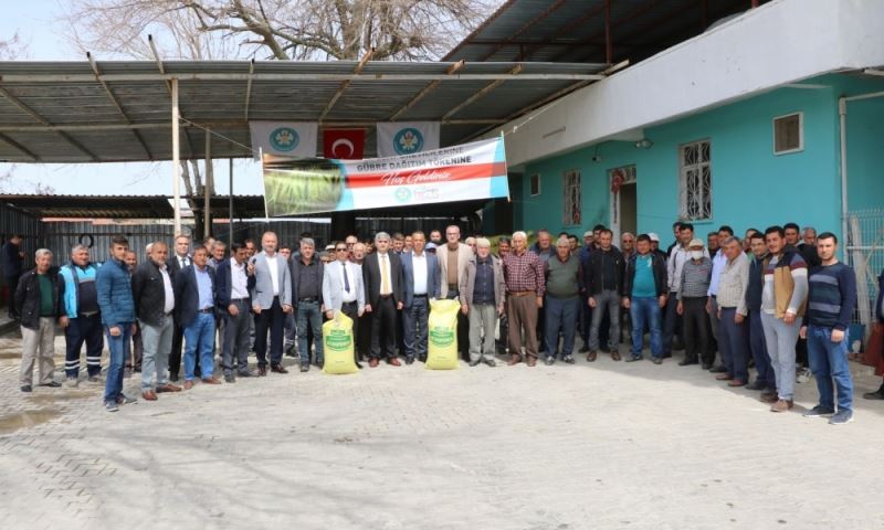 4213 Üretici Büyükşehir’in Gübre Desteğinden Faydalandı