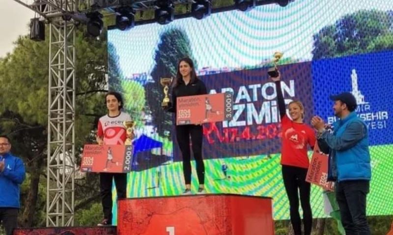 Maraton İzmir’de Manisa BBSK’lı atletler kürsüde yer aldı