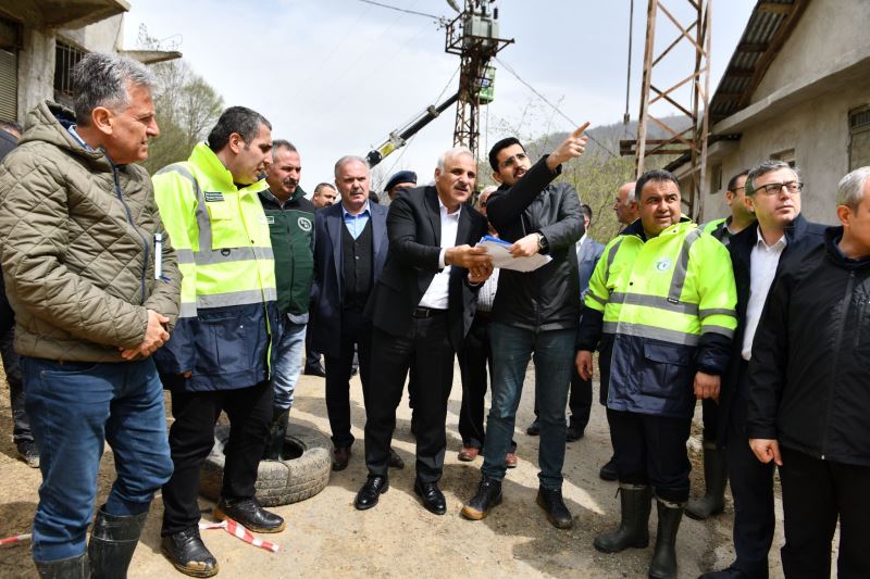 BAŞKAN ZORLUOĞLU HEYELAN BÖLGESİNDE İNCELEMELERDE BULUNDU