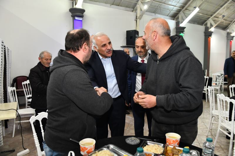 BAŞKAN ZORLUOĞLU ARAKLI’DA ŞOFÖR ESNAFIYLA BULUŞTU