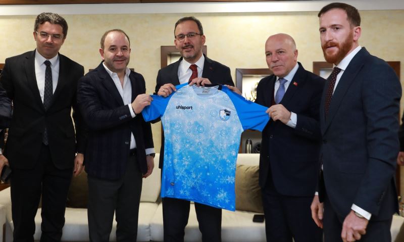 GENÇLİK VE SPOR BAKANI DR. KASAPOĞLU’NDAN BAŞKAN SEKMEN’E ÖVGÜ