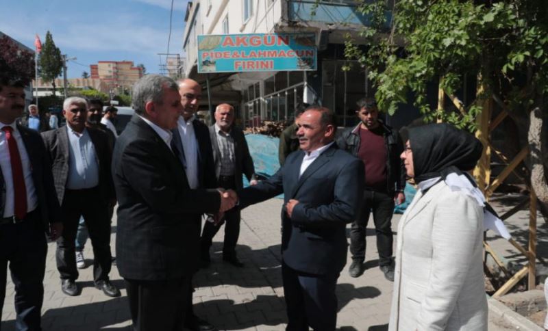 Başkan Beyazgül Bozova İlçesinde Temaslarda Bulundu