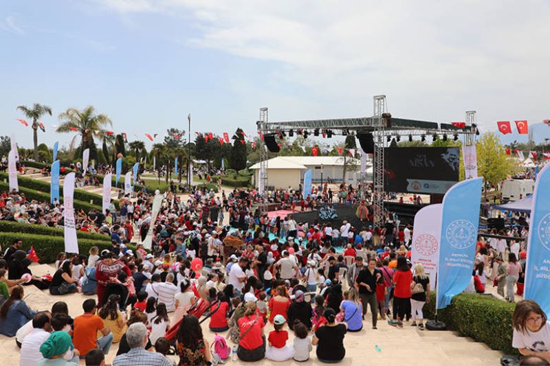Antalyalı Çocuklar 23 Nisan’da Doyasıya Eğlendi