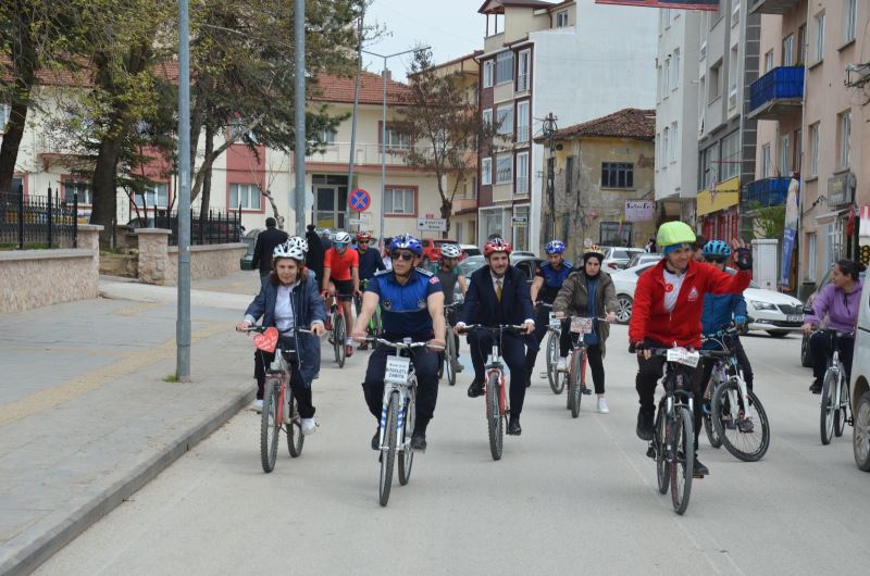 BİLECİK’TE PEDALLARA BİSİKLETLİ ULAŞIMI ARTIRMAK VE TEMİZ ÇEVRE İÇİN BASILDI