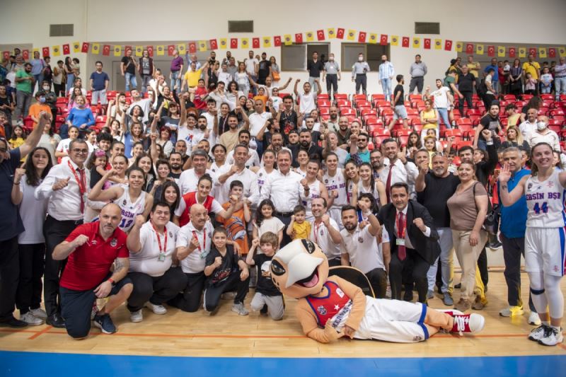 Başkan Seçer, MSK Kadın Basketbol Takımının Galibiyet Sevincine Ortak Oldu