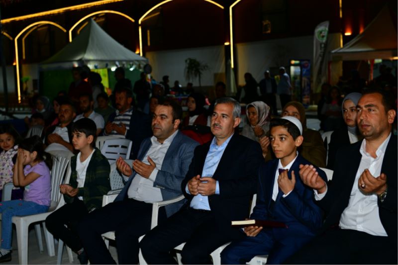 “Kadir Gecesi Hepimiz İçin Kurtuluş ve Mağfiretin Kapılarını Açmaktadır”