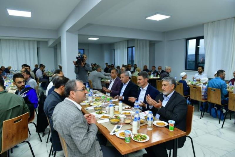 “Kadir Gecesinin Feyzi ve Bereketi Hepimizin Üstüne Olsun”