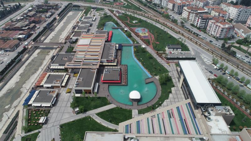 Çamlık Ve Avlu Bayrama Hazır