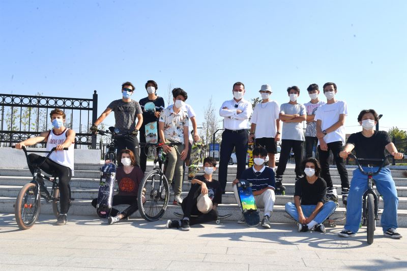 Gençlere 19 Mayıs Hediyesi Skate Park