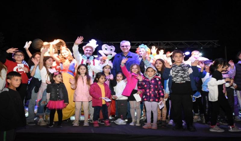 Keşan Belediyesi’nin 3 gün 3 gece Çocuk Şenliği programında onbinlerce kişi katıldı