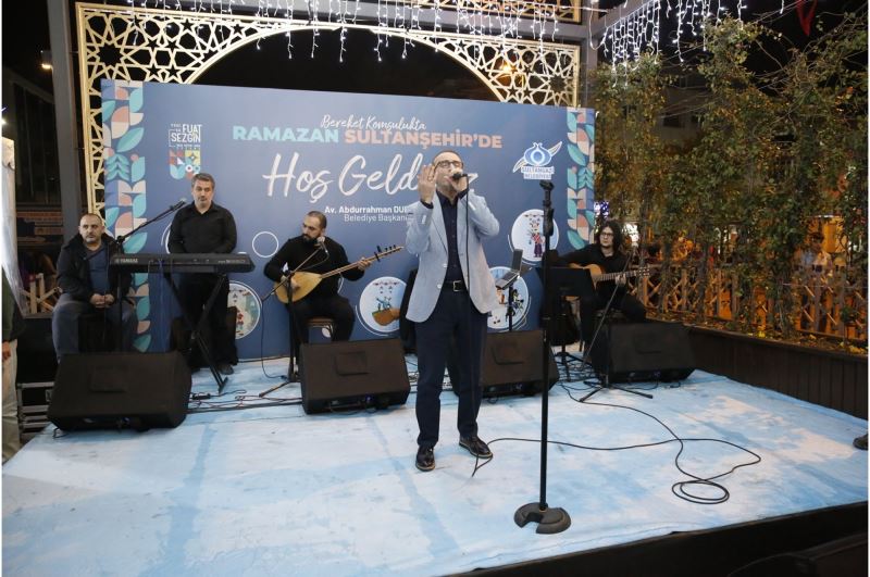 Sultangazi’de Ömer Karaoğlu Konseri gönülleri mest etti