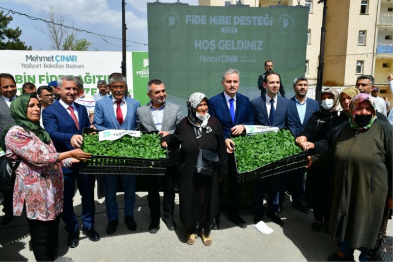 “200 Bin Adet Sebze Fidesini Çiftçilerimize Dağıttık”