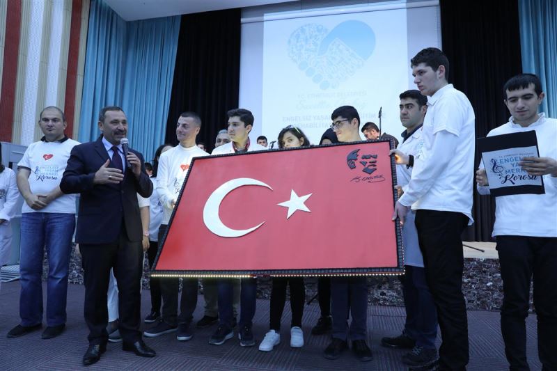 CUMHURİYET KUTLAMASINA ENGEL YOK
