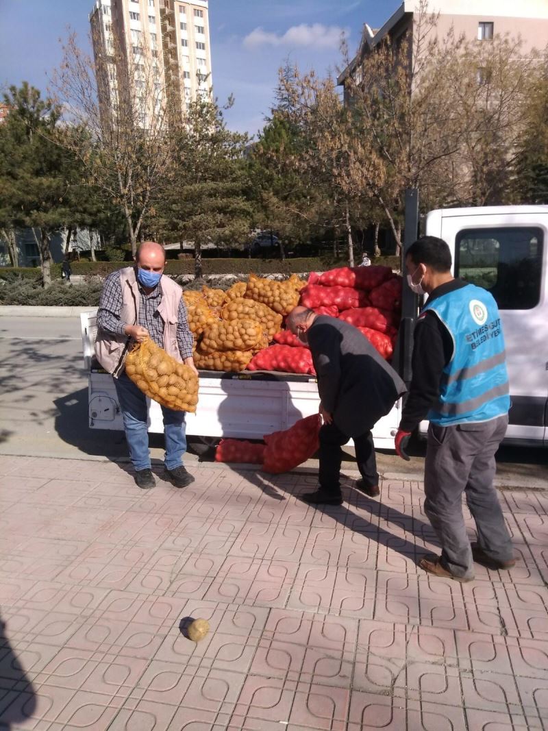 10 BİN AİLENİN MUTFAĞINA 400 TON PATATES VE SOĞAN DESTEĞİ
