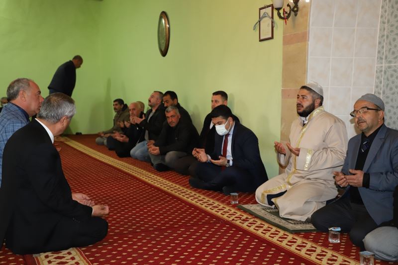 Kaymakam / Belediye Başkan V. Mehmet Tunç, Dağlı Ailesine Taziyede Bulundu.