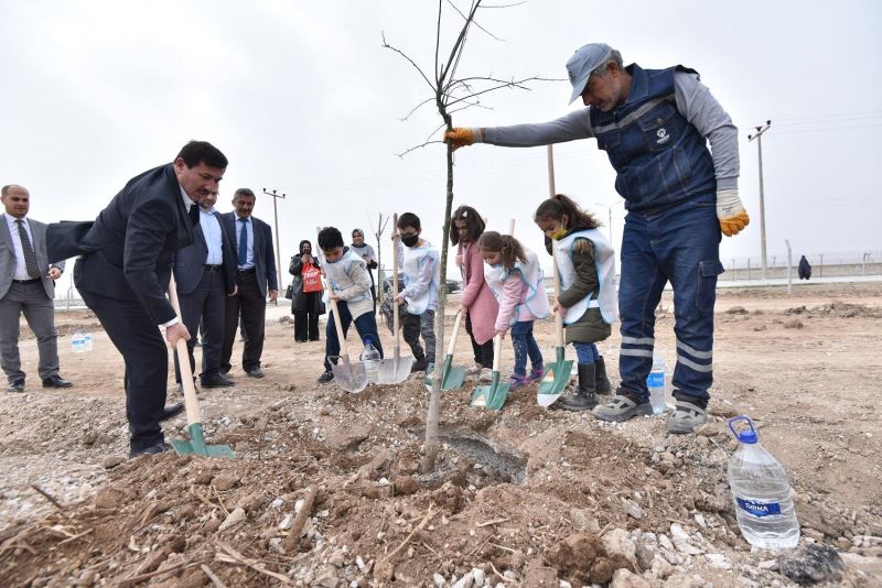 KARATAY BELEDİYESİ’NDEN AĞAÇ DİKME ETKİNLİĞİ