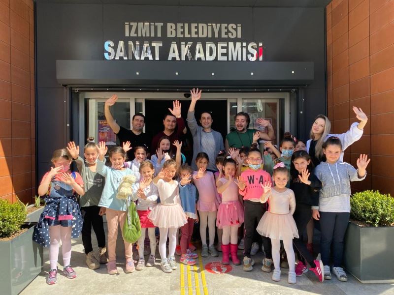 MİNİKLER GÜLÜMSE ÇOCUK TİYATROSUNU ÇOK SEVDİ!