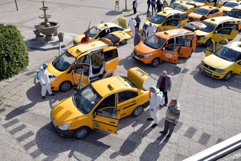 Çukurova’da taksiler dezenfekte edildi.