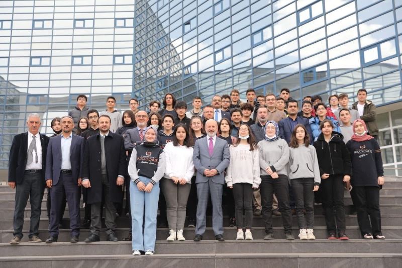 BAŞKAN ÇOLAKBAYRAKDAR, “GENÇLERİ, KOCAFEST İLE MİLLİ TEKNOLOJİ HAMLESİNDE CESARETLENDİRECEĞİZ”