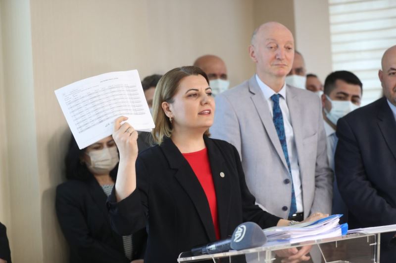 HÜRRİYET: SAYIŞTAY BÜYÜKŞEHİRE RAPOR TUTARKEN DİLİNİZİ Mİ YUTTUNUZ?