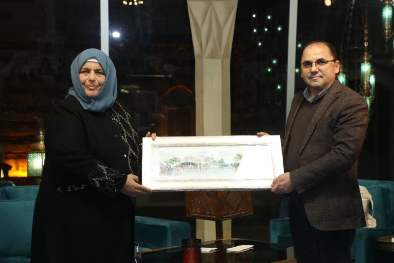 Sibel Eraslan’la İslam Anneleri