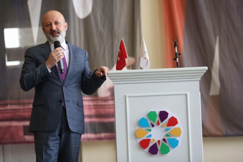 BAŞKAN ÇOLAKBAYRAKDAR, “ÇALIŞANLARIMIZLA ŞEHRİMİZE BÜYÜK HİZMETLER ÜRETİYORUZ”