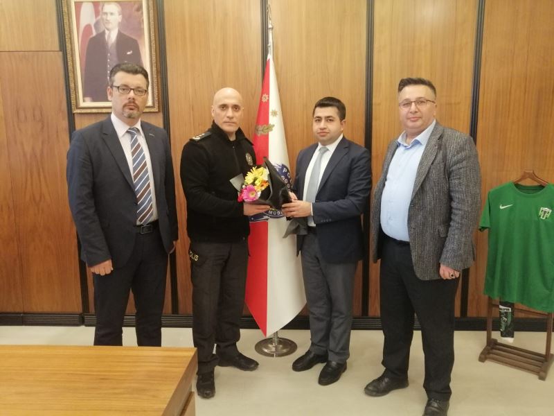 İZMİT BELEDİYESİ POLİS HAFTASI’NDA EMNİYET TEŞKİLATINI UNUTMADI