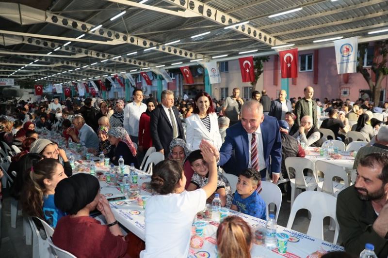 Büyükşehir onbinlerce vatandaşı gönül sofralarında buluşturdu