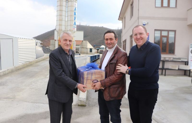 BAŞKAN YANMAZ’DAN AKFA BETONA ZİYARET