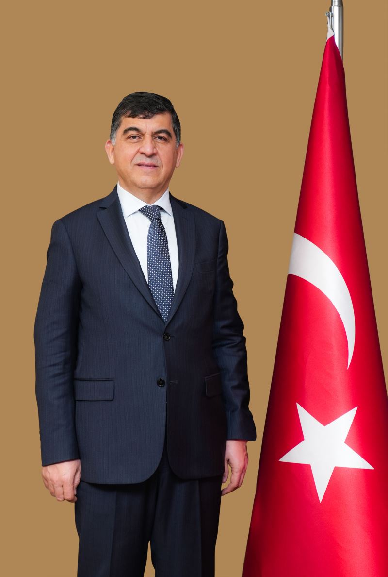 FADILOĞLU: “SAĞLIK ÇALIŞANLARIMIZIN HER ZAMAN YANLARINDAYIZ”