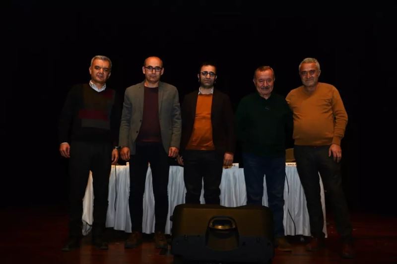 “DİYAR-I KALP’TEN GÖNÜL DAĞI’NA ŞİİR VE HAYAT” KONULU SÖYLEŞİYE YOĞUN İLGİ VARDI