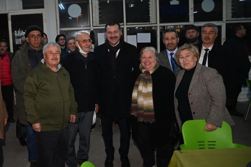 Başkan Yılmaz, Erdek’te Sıkmadık El Bırakmadı