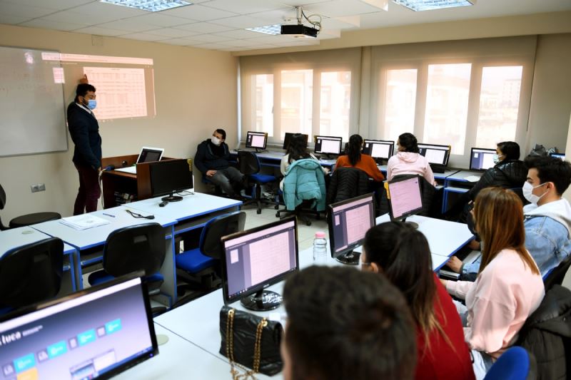 Kariyer Merkezi’nin ‘Yetenek Dönüşüm Programı’ İstihdama Kapı Aralıyor