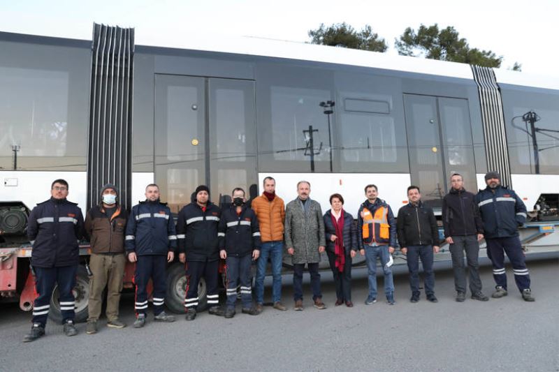 Başkan Böcek’in ihalesini yaptığı yeni vagonlar geliyor     3. Etap Raylı Sistem Hattı daha hızlı ulaşım sağlayacak