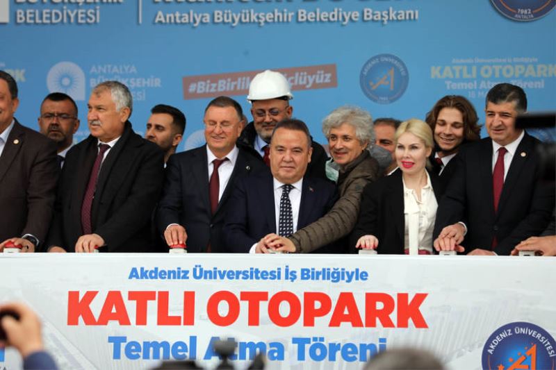 Akdeniz Üniversitesi Hastanesi katlı otoparkın temeli atıldı     Başkan Böcek, ‘Halka yönelik projeler üretiyoruz’