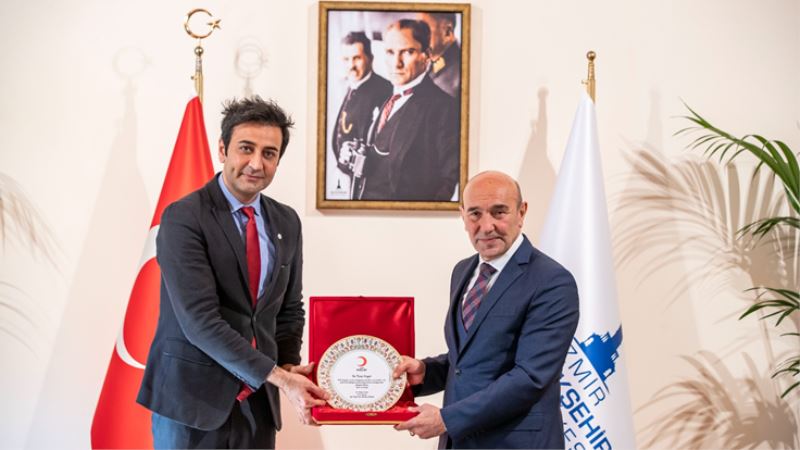 İzmir Büyükşehir Belediyesi’nden Türk Kızılayı’na destek