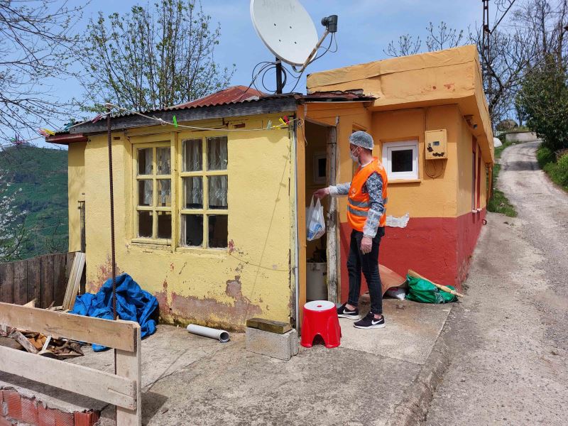 ALTINORDU BELEDİYESİ PAYLAŞMANIN BEREKETİNİ, HUZURUNU TÜM HANELERDE VE GÖNÜLLERDE HİSSETTİRDİ
