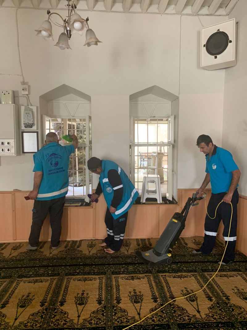 ANTAKYA BELEDİYESİ İBADETHANE TEMİZLİKLERİNE  ARALIKSIZ DEVAM EDİYOR