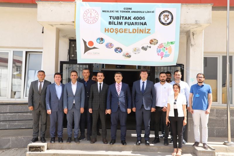 Kaymakam / Belediye Başkan V. Mehmet Tunç, Cizre Mesleki ve Teknik Anadolu Lisesi 4006 TÜBİTAK Bilim Fuarına Katıldı.
